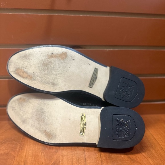 Stacy Adams Black Leather Loafers with Crocodile Embossed Design - Picture 2 of 11